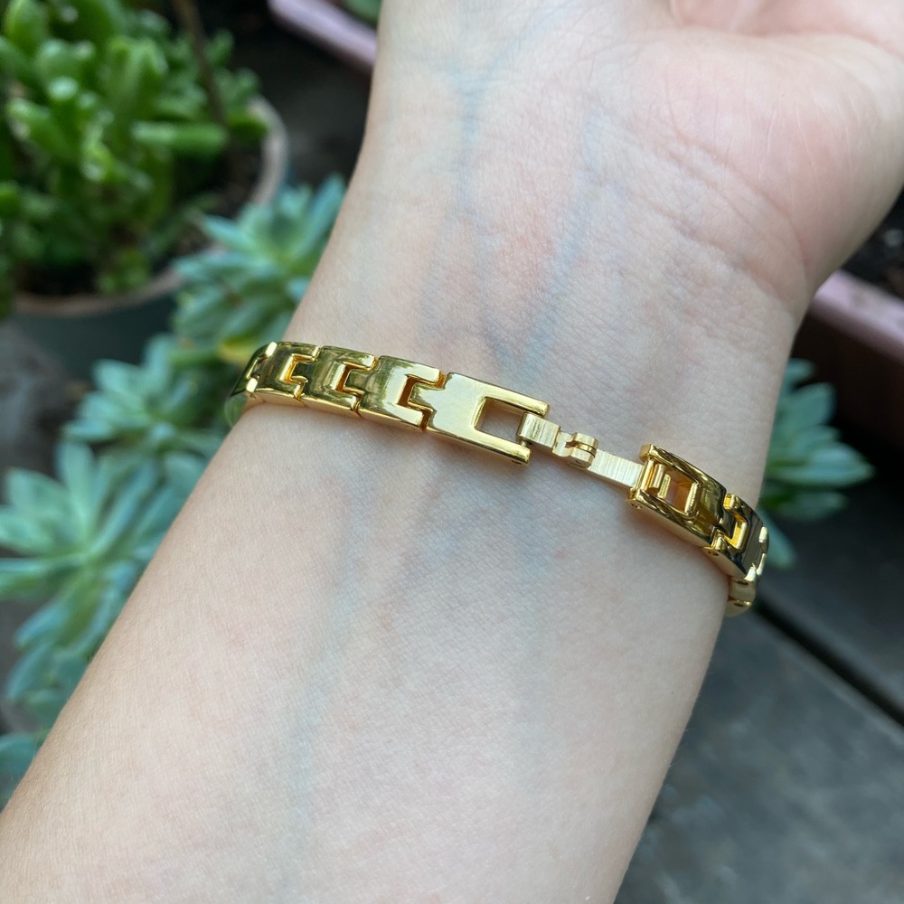 Watch - Picture 3 of 6